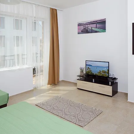 מלון דירות Complex Moskoyani 4*