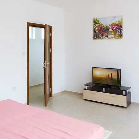 מלון דירות Complex Moskoyani 4*