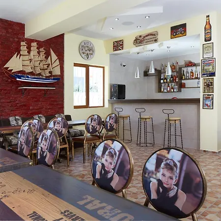 Lägenhetshotell Complex Moskoyani 4*